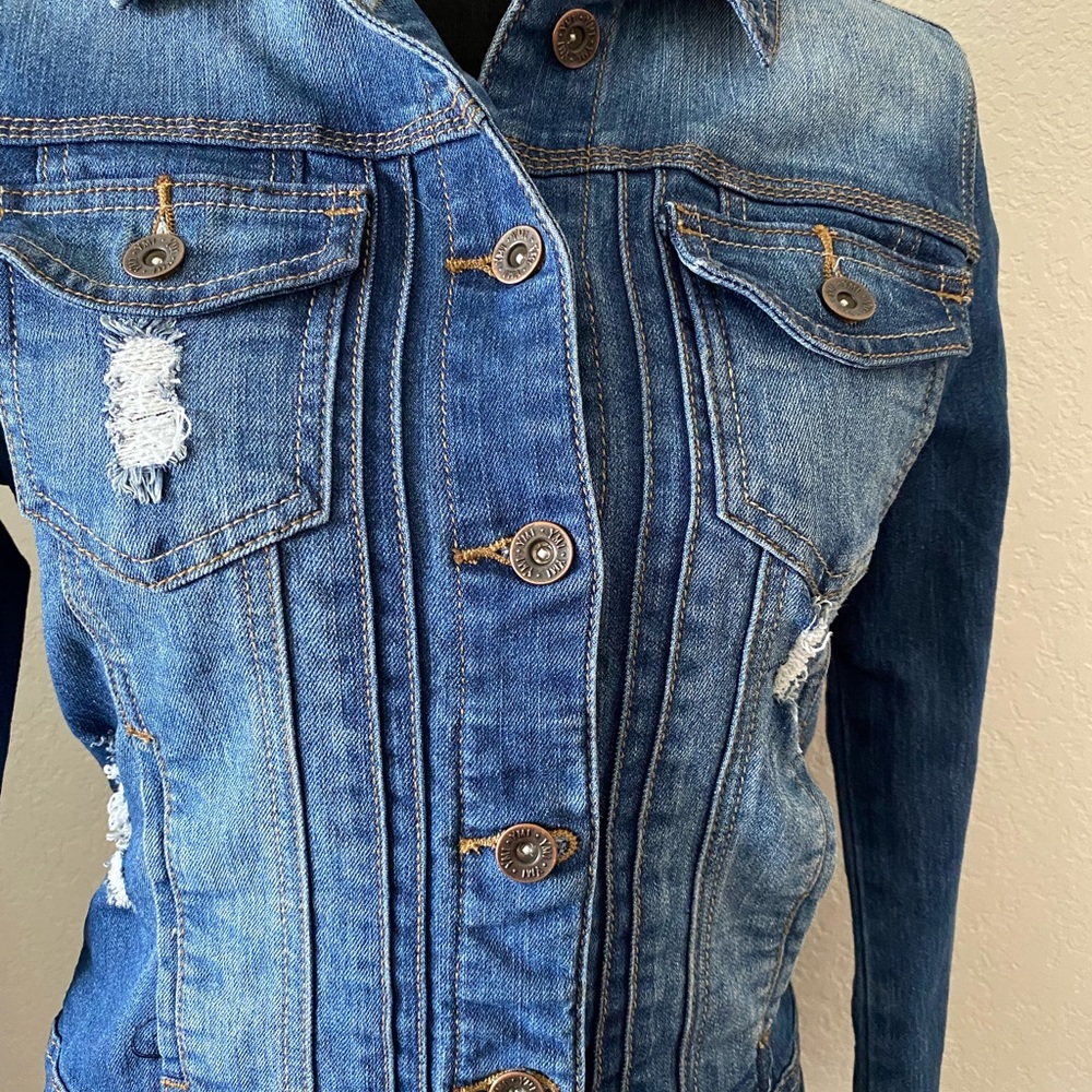 JMI denim jacket size LG. Like new. Super cute.
